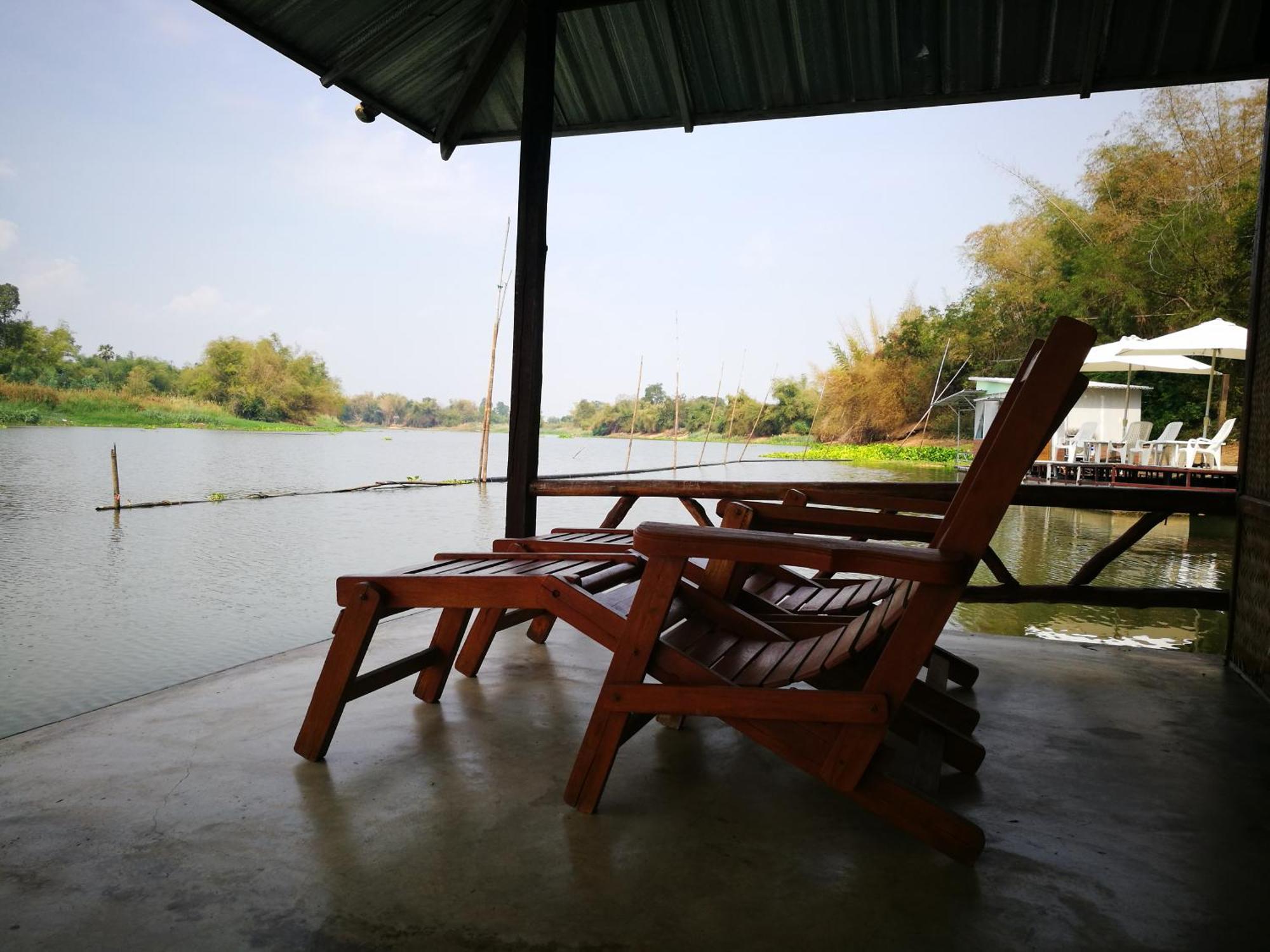River Marina Resort يوثاي ثاني الغرفة الصورة