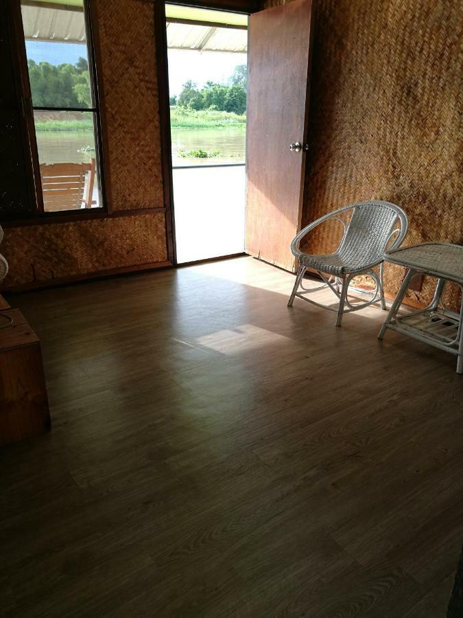 River Marina Resort يوثاي ثاني المظهر الخارجي الصورة