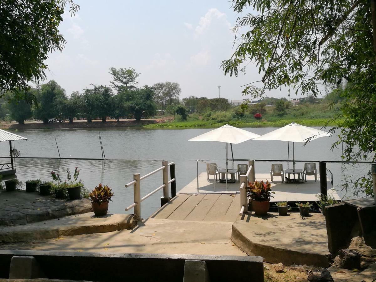 River Marina Resort يوثاي ثاني المظهر الخارجي الصورة