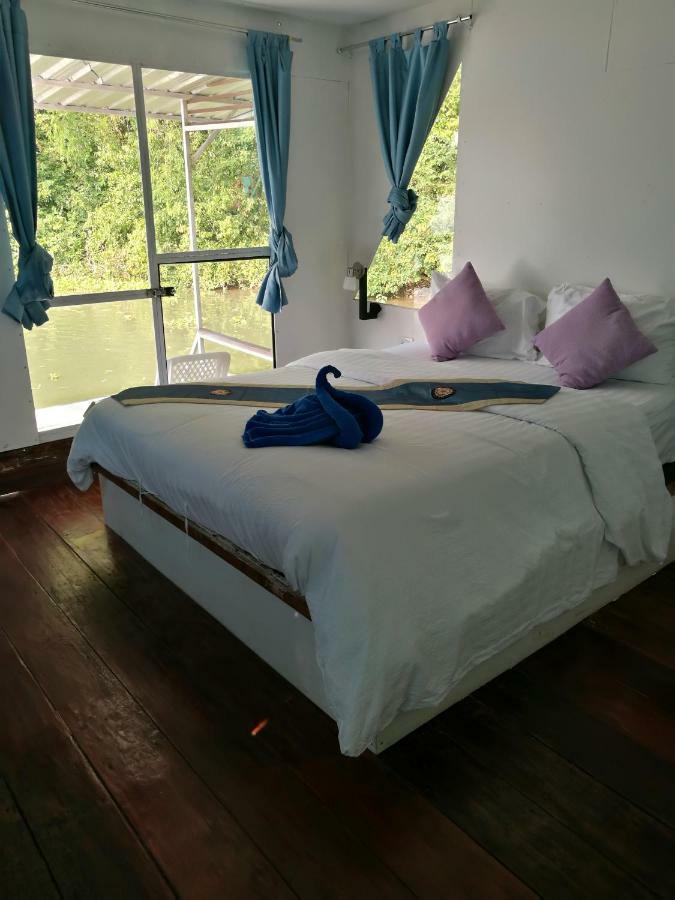 River Marina Resort يوثاي ثاني المظهر الخارجي الصورة